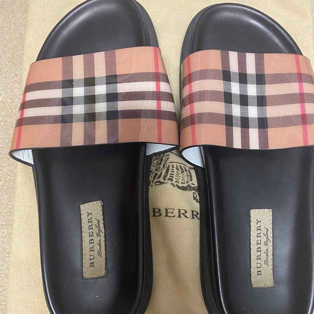 Burberry Furley Vintage Check Pool Slides